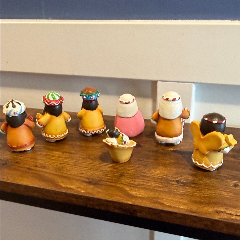 Gingerbread Nativity Figurine Set - Picture 9 of 9